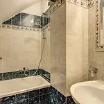 Centro Cavour 4*